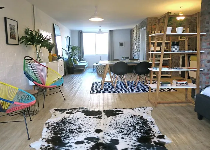 Swift Contemporary Studio Apartment