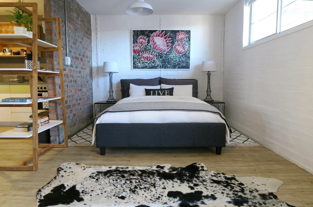 Swift Contemporary Studio Apartment