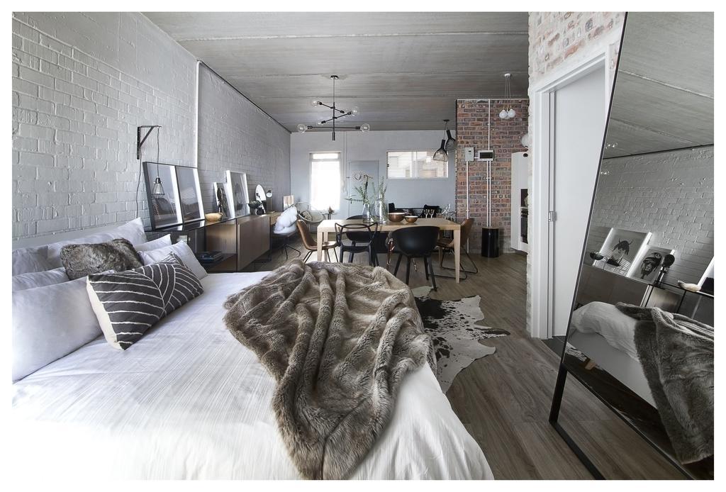 Swift Contemporary Studio Apartment