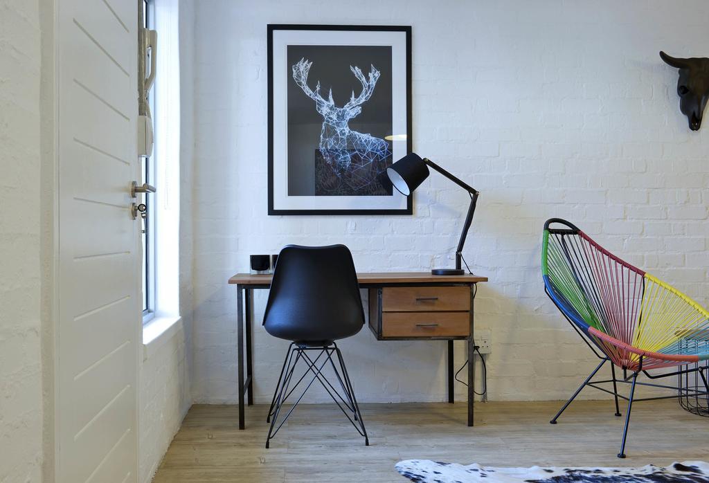 Swift Contemporary Studio Apartment * Cape Town