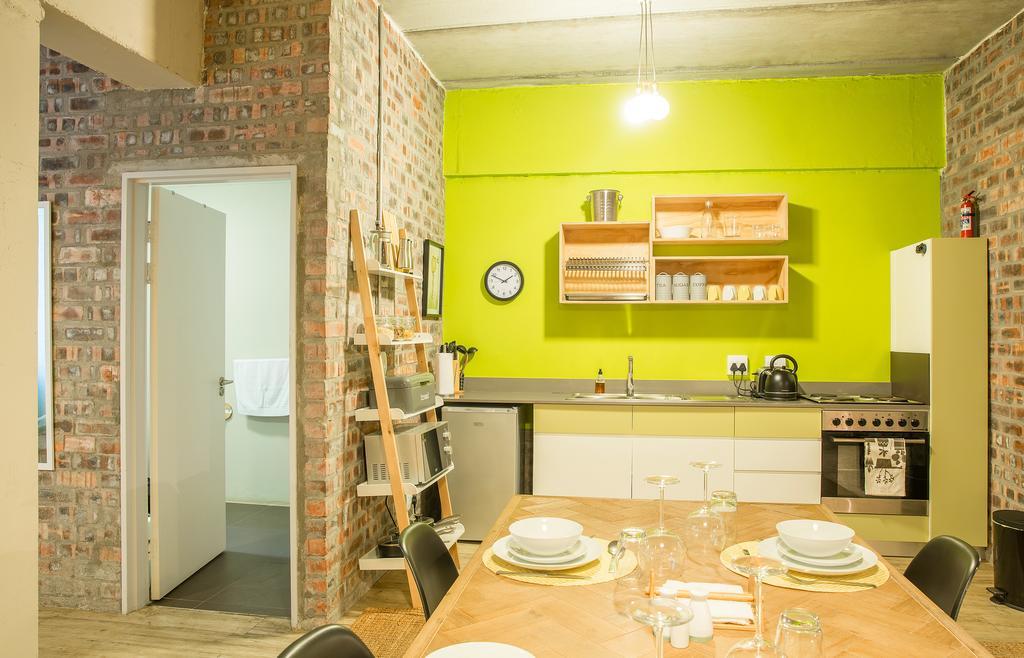 Swift Contemporary Studio Apartment Apartment